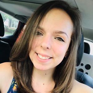 Meet your Posher, Caitlin